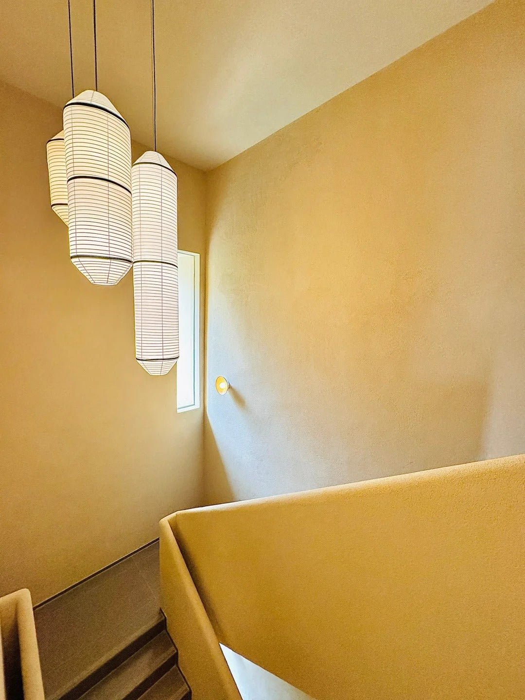 Hängelampe aus Maulbeerseide – Warme LED-Beleuchtung für Wohnzimmer