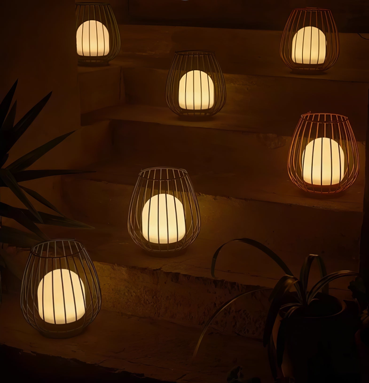 Rechargeable Outdoor Lantern Light - Modern Metal Cage Lamp for Patio