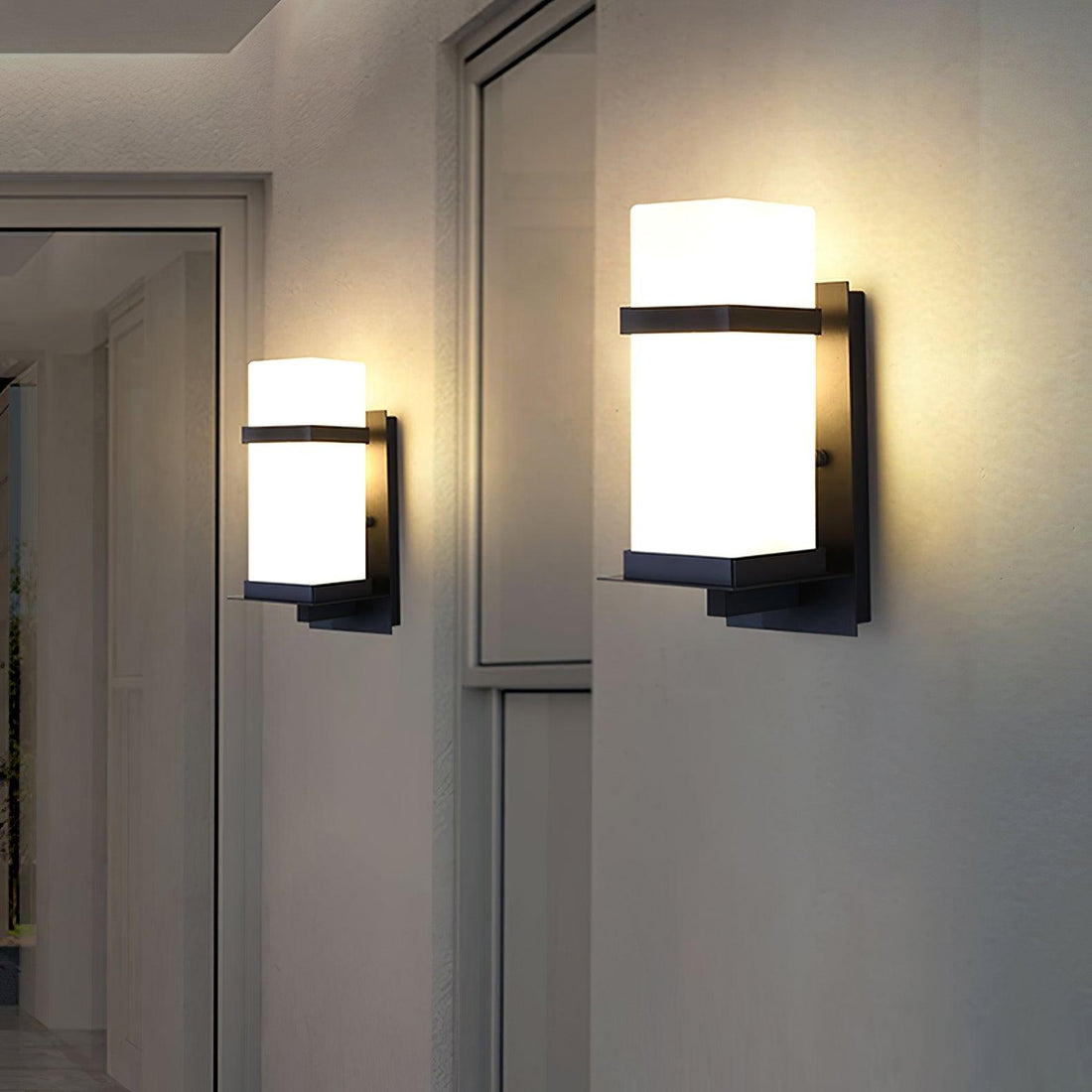 Außenwandleuchte - Moderne Metalllampe mit Glasschirm für den Garten