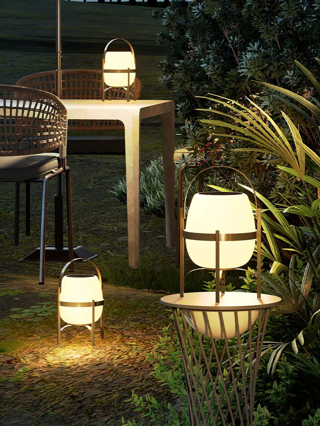 Lantern Outdoor Lamp - Portable Ambient Light for Patio & Garden