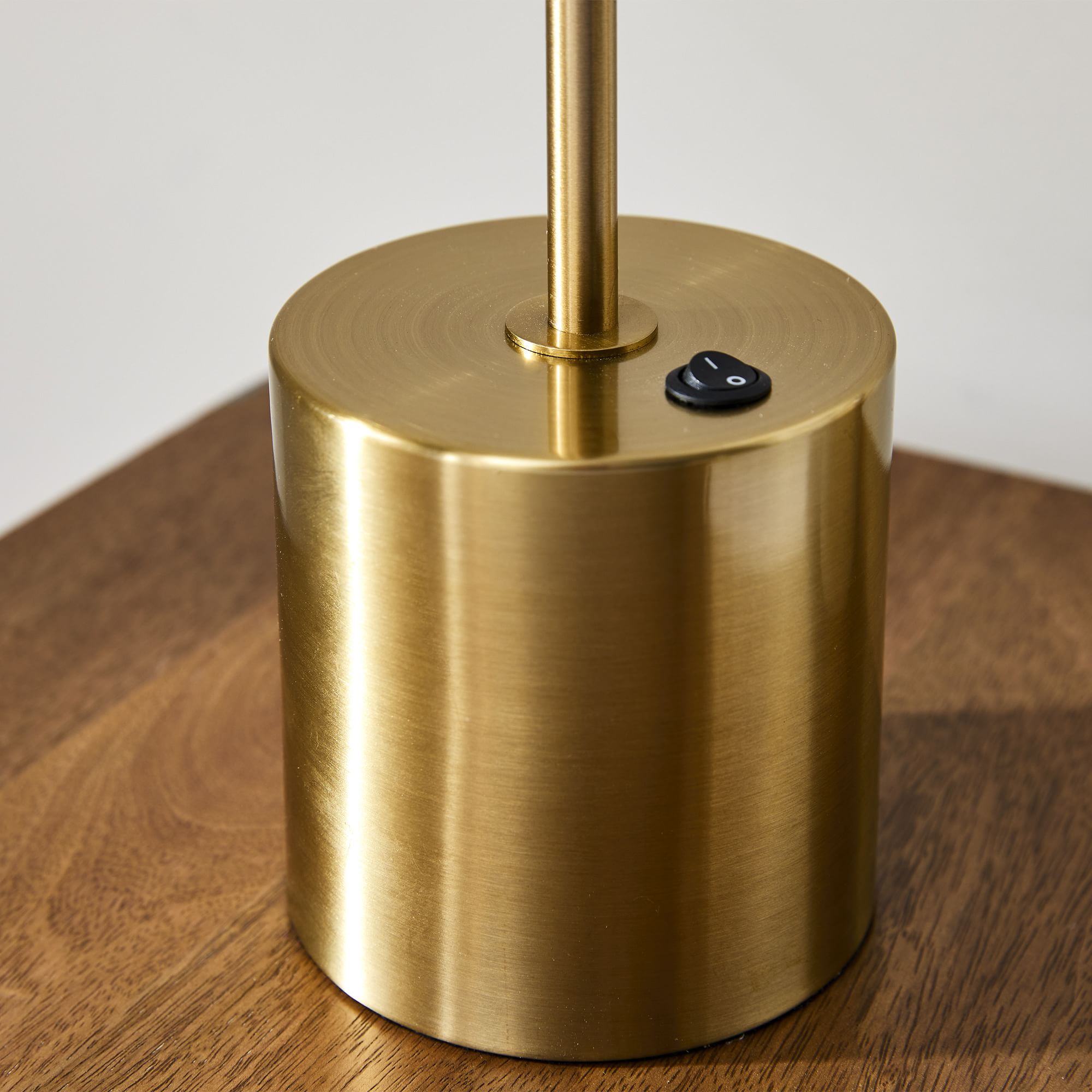 Moss Modern Linear Wood LED Table Lamp – Adjustable Swivel, USB Charging