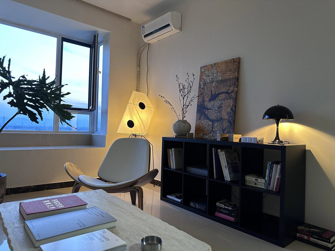 Origami Stehleuchte – Skulpturales Licht für Wohnzimmer &amp; Leseecke