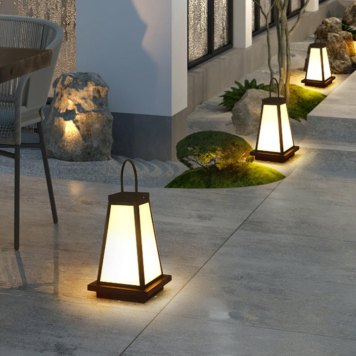 Tragbare Außenlampe – Gartenfertig – Dezente Anmut