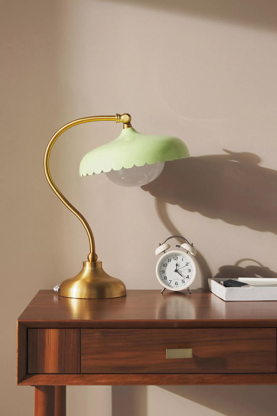 Rayla Curved Metal Base Table Lamp - Retro Scallop Light for Bedroom