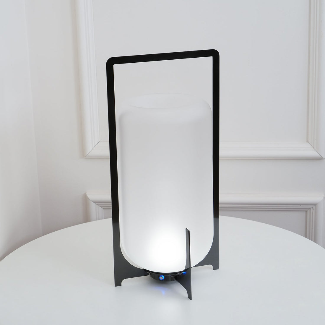 Schwarze Laternen-Tischlampe – LED-Außenleuchte mit Schirm aus geblasenem Glas