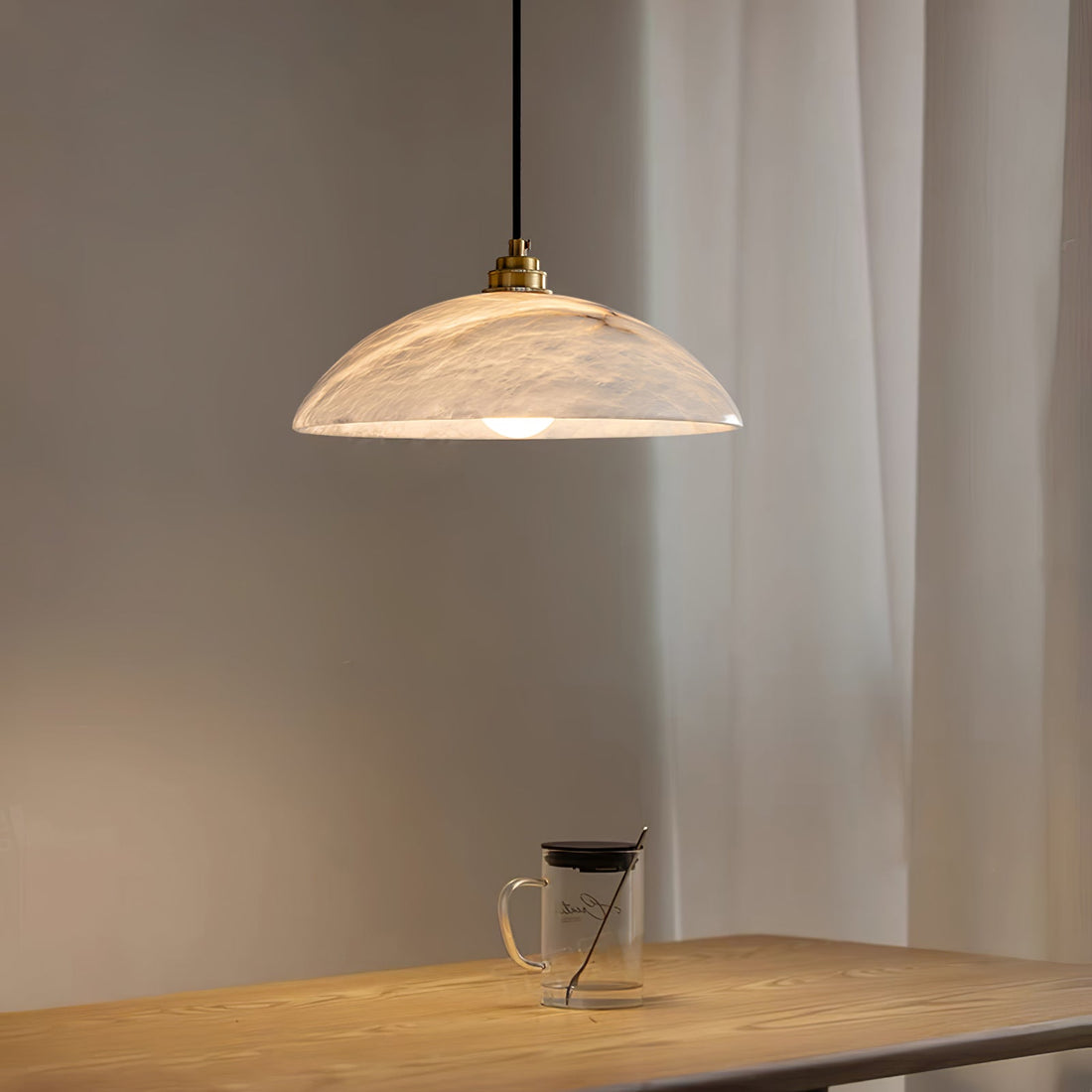 Plug-in-Hängeleuchte mit Naturstein