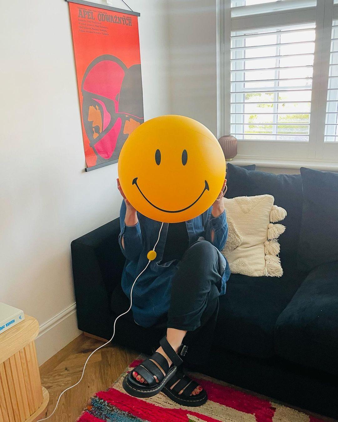 Smiling Wiederaufladbare Tischlampe - LED-Licht für Schlafzimmer &amp; Büro