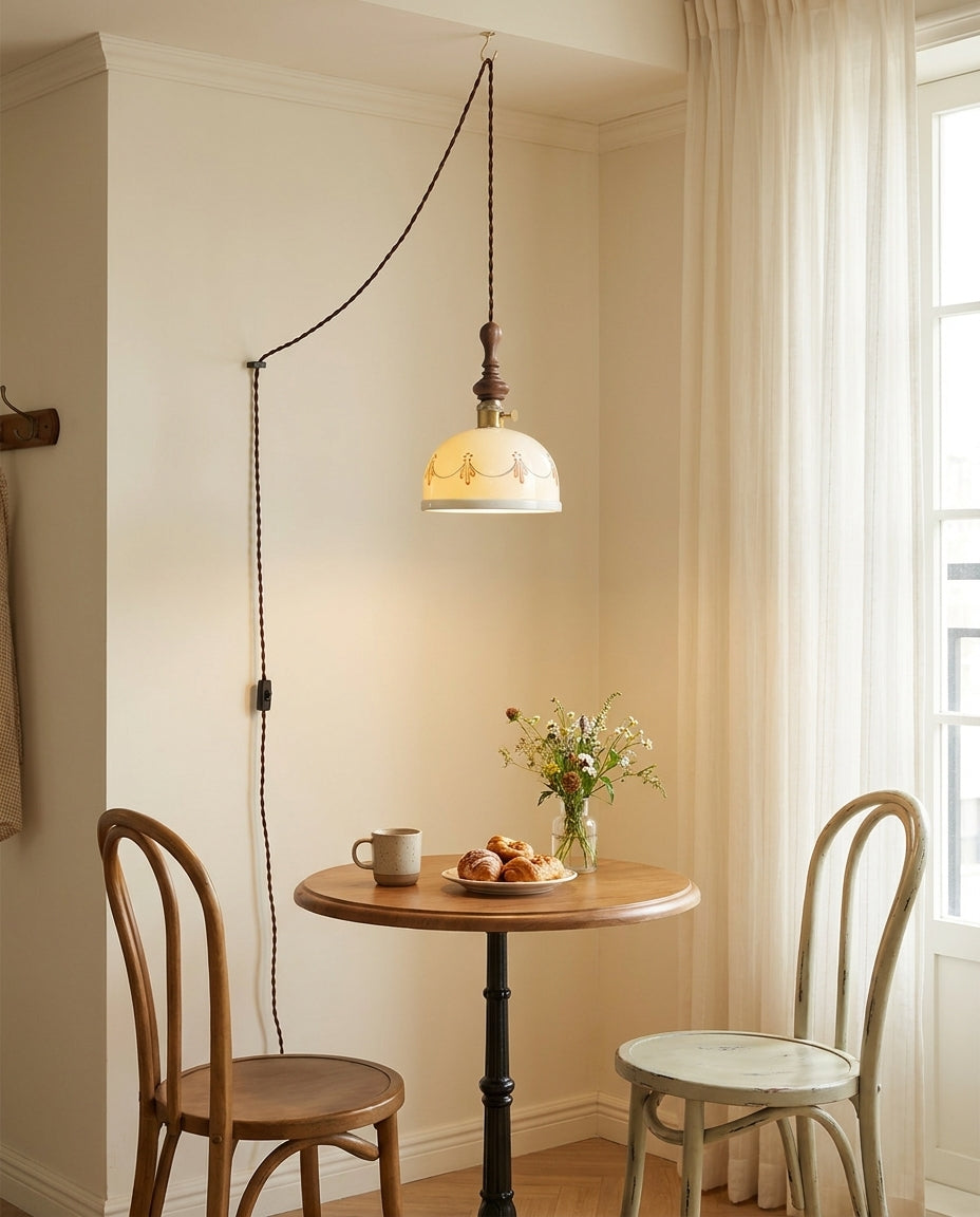 Keramik-Pendelleuchte mit Stecker und Zugkabel und Holzabschluss