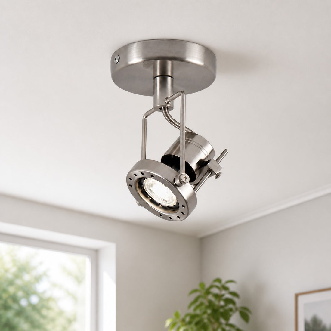 Verstellbarer Bauhaus-Spot aus gebürstetem Nickel