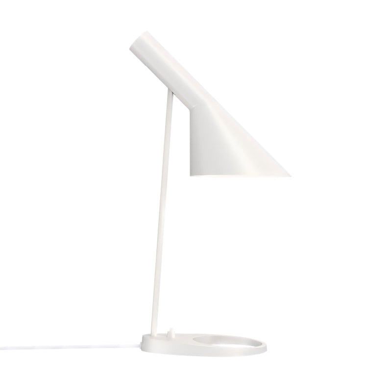 Verstellbare Tischlampe aus Metall im klassischen Design