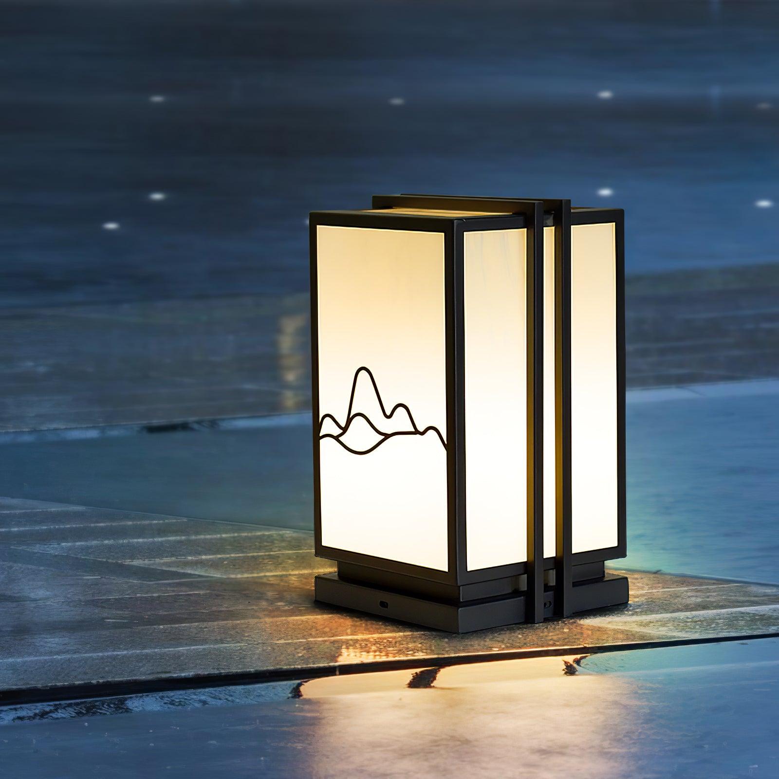 Mountain Outdoor Post Light - Minimalistische Lampe aus Edelstahl und Acryl