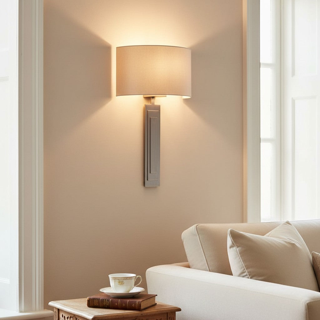 Linexis Wandleuchte im Vintage-Stil mit skulpturalem Armdesign – Moderner Art-Deco-Stil für Flure und Schlafzimmer