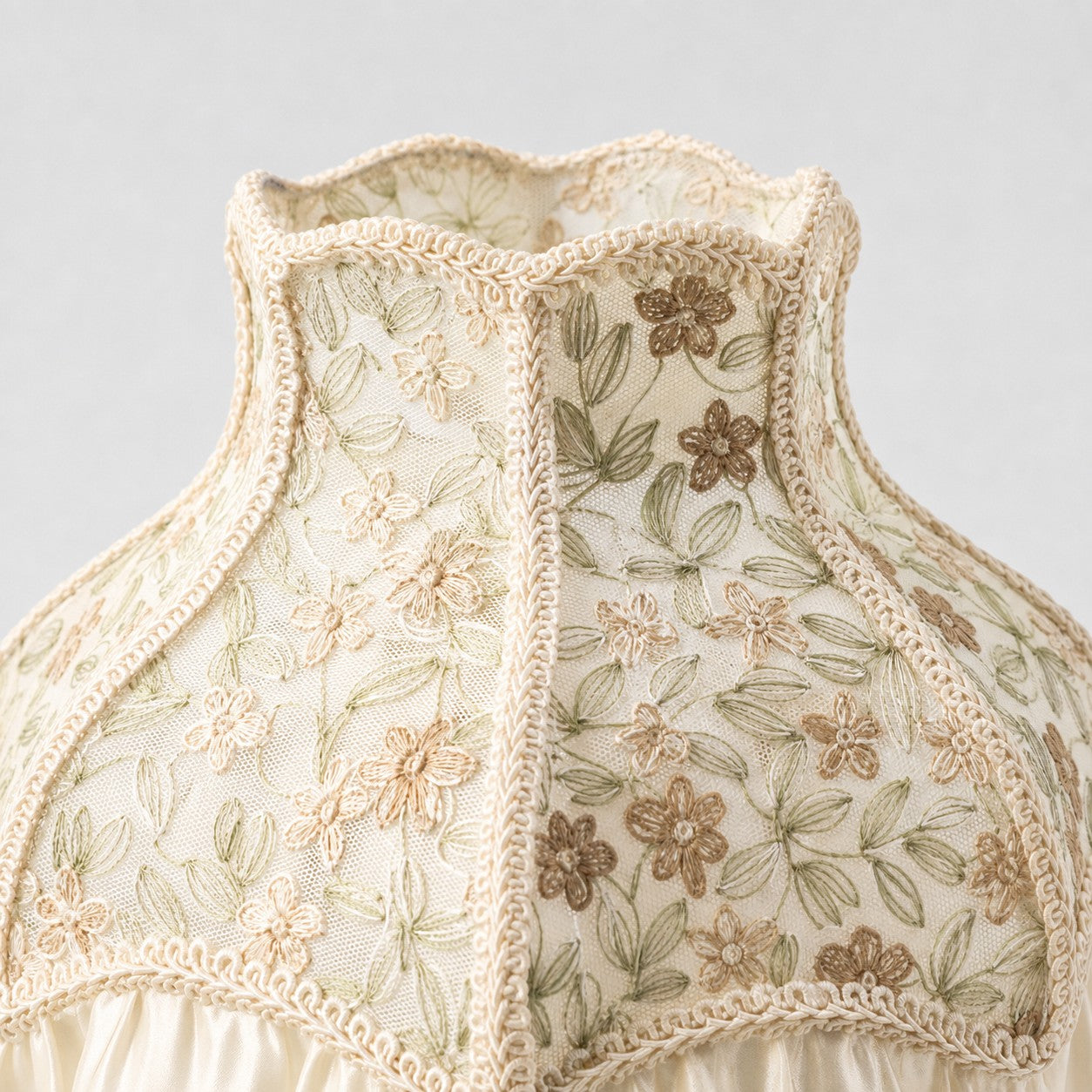 Embroidered Floral Ruffle Table Lamp