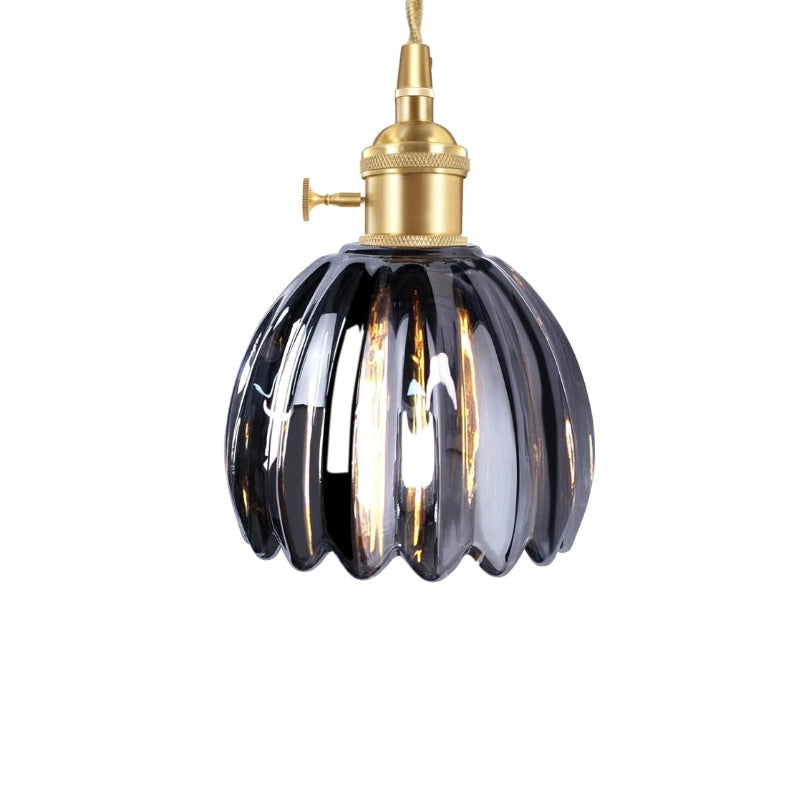 Retro Pendelleuchte mit Glasblütenknospen
